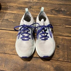 Brooks Tennis Shoes